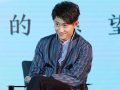 娱乐大爆料邓伦杨洋,双星闪耀，幕后故事揭秘
